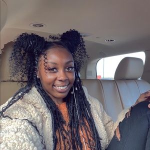 Meet your Posher, Ahjah